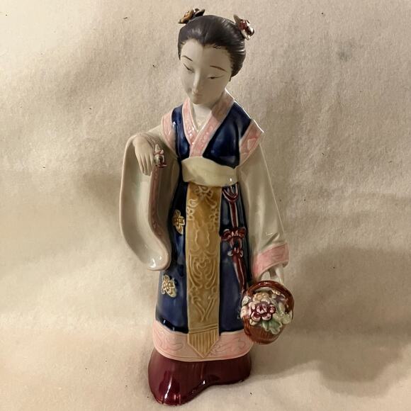 Fine Bone China Artwork • glazed Porcelain Asian Lady Figurine, Signed • c'1940